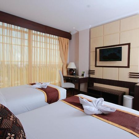 Royal Darmo Malioboro Hotel Yogyakarta Ngoại thất bức ảnh