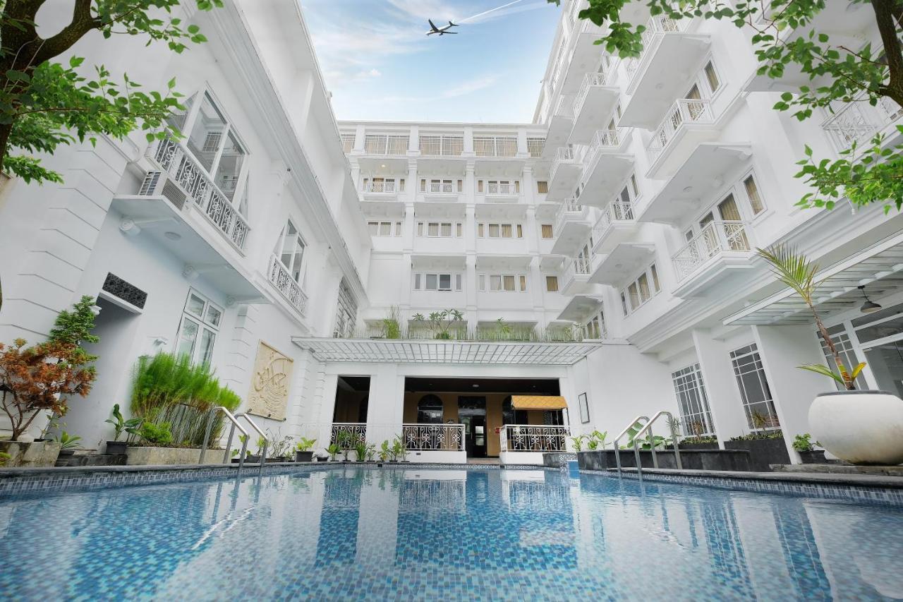 Royal Darmo Malioboro Hotel Yogyakarta Ngoại thất bức ảnh