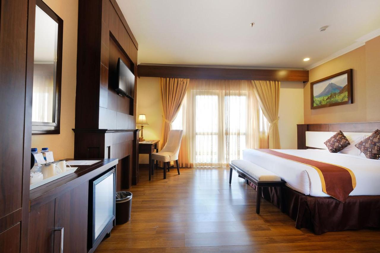 Royal Darmo Malioboro Hotel Yogyakarta Ngoại thất bức ảnh