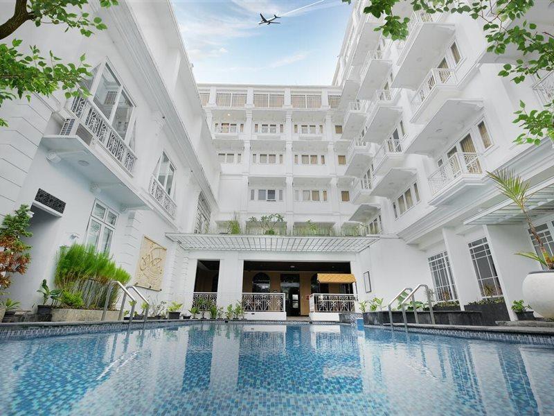 Royal Darmo Malioboro Hotel Yogyakarta Ngoại thất bức ảnh