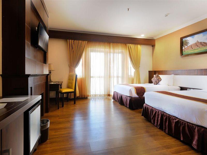 Royal Darmo Malioboro Hotel Yogyakarta Ngoại thất bức ảnh