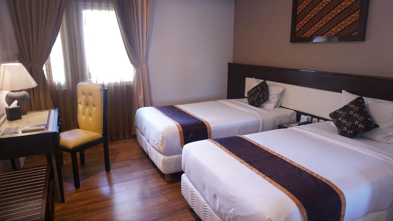 Royal Darmo Malioboro Hotel Yogyakarta Ngoại thất bức ảnh