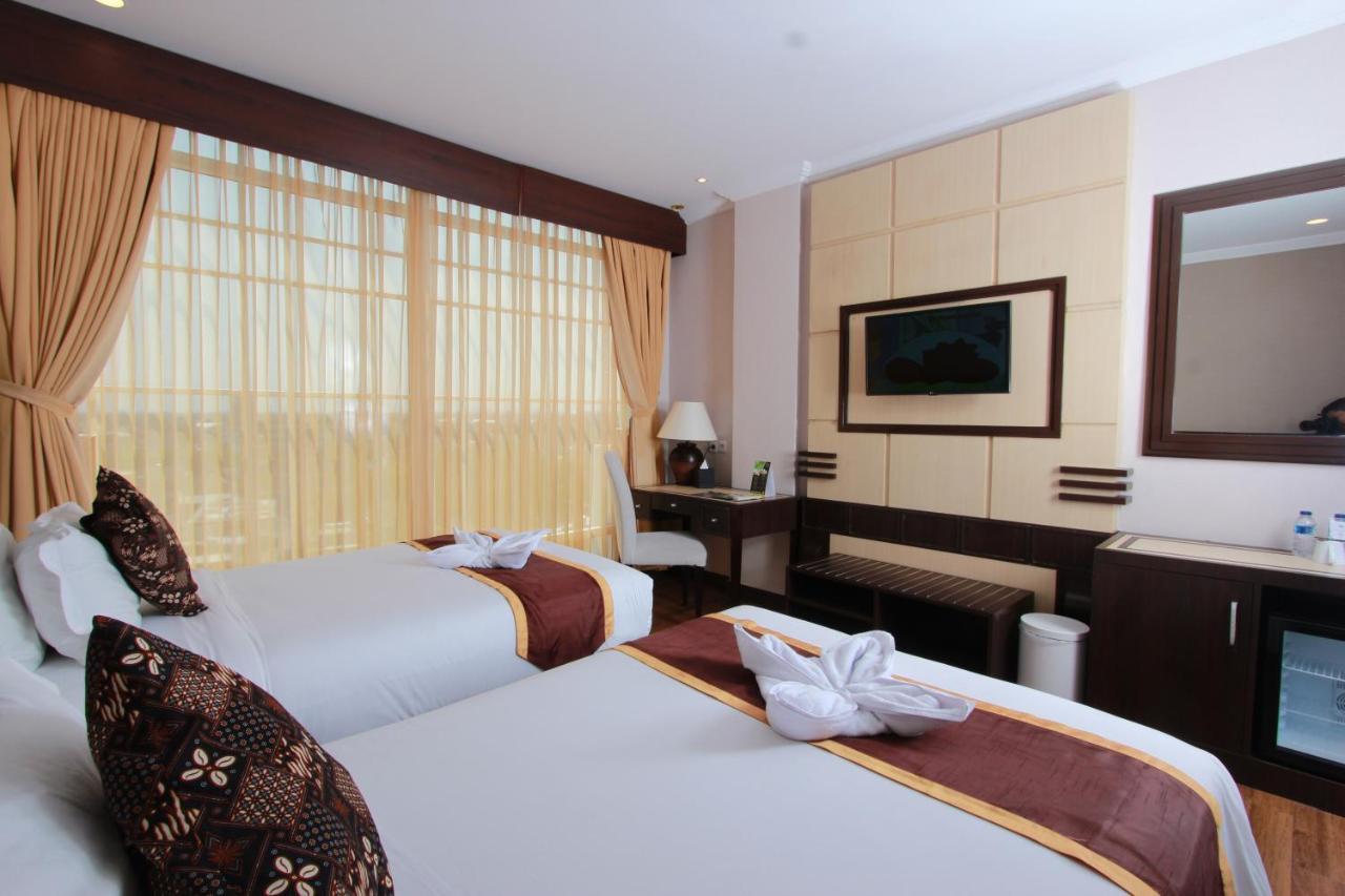 Royal Darmo Malioboro Hotel Yogyakarta Ngoại thất bức ảnh